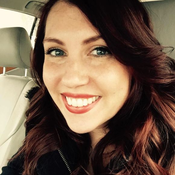 Meet your Posher, Nicole - Picture 1 of 1